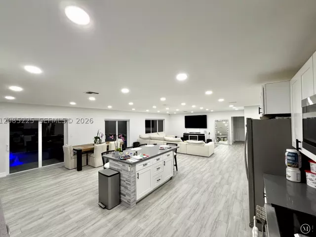 4-bedroom home for rent in Boca Raton - 1545 NW 11th St - MondialRealty