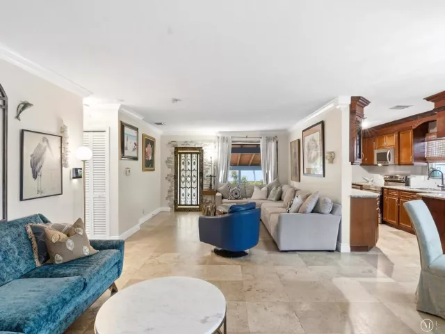 3-bedroom home for rent in Hallandale Beach - 707 SW 3RD Avenue - MondialRealty