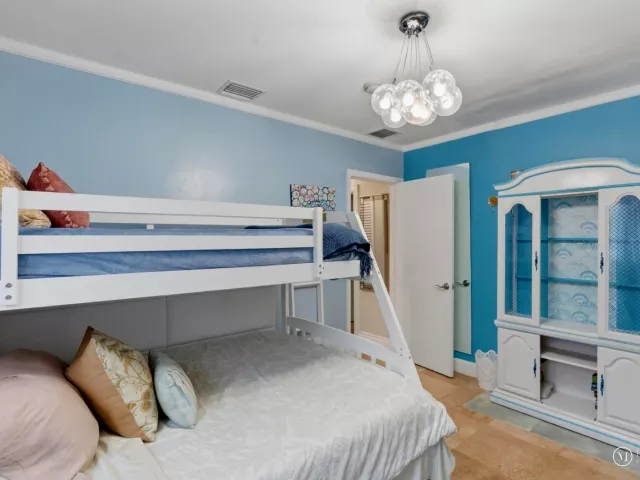 3-bedroom home for rent in Hallandale Beach - 707 SW 3RD Avenue - MondialRealty