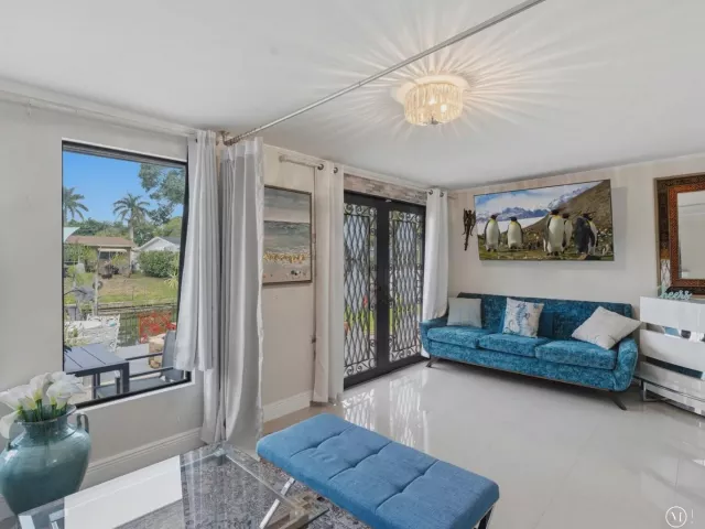 3-bedroom home for rent in Hallandale Beach - 707 SW 3RD Avenue - MondialRealty