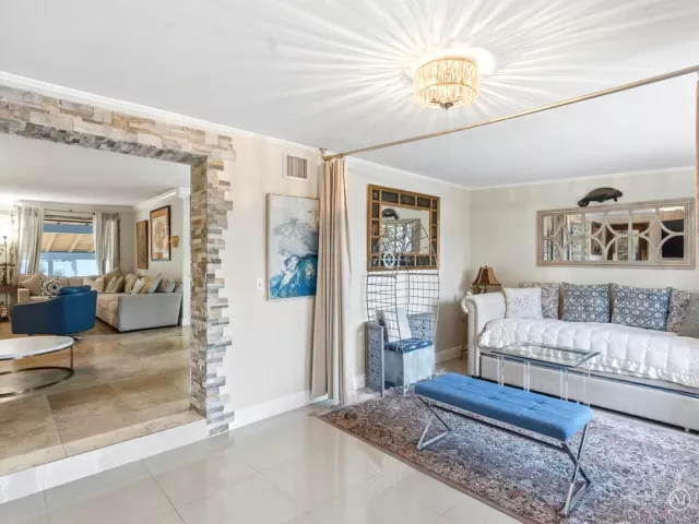3-bedroom home for rent in Hallandale Beach - 707 SW 3RD Avenue - MondialRealty