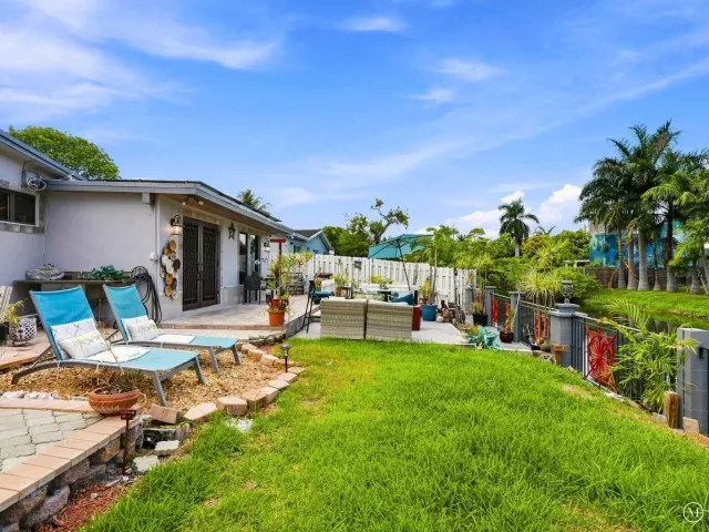 3-bedroom home for rent in Hallandale Beach - 707 SW 3RD Avenue - MondialRealty
