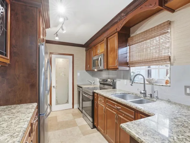 3-bedroom home for rent in Hallandale Beach - 707 SW 3RD Avenue - MondialRealty