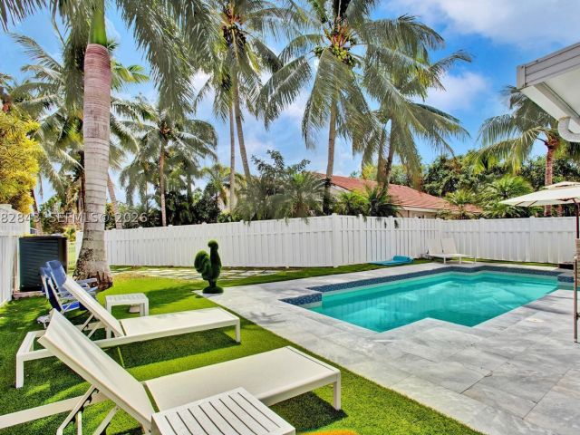 3-bedroom home for sale in Hollywood - 3432 SW 49th St - MondialRealty