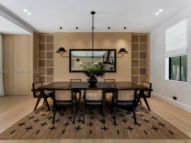 4-bedroom home for sale in Coral Gables - 418 Castania Ave - MondialRealty