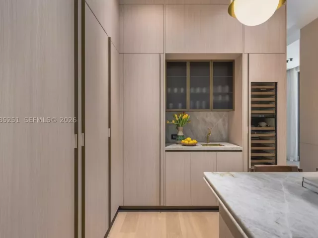 4-bedroom home for sale in Coral Gables - 418 Castania Ave - MondialRealty