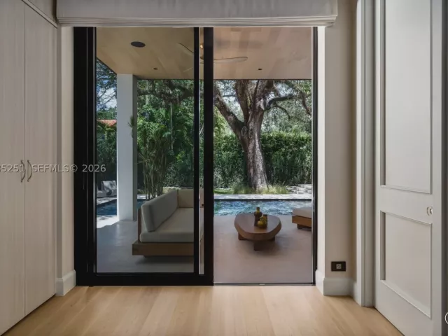 4-bedroom home for sale in Coral Gables - 418 Castania Ave - MondialRealty