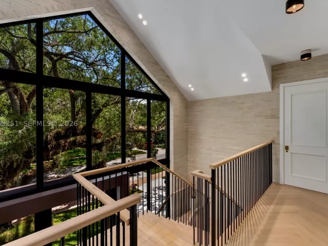 4-bedroom home for sale in Coral Gables - 418 Castania Ave - MondialRealty