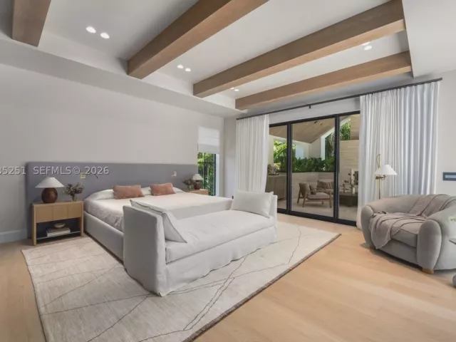 4-bedroom home for sale in Coral Gables - 418 Castania Ave - MondialRealty