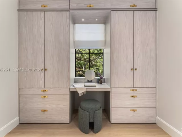 4-bedroom home for sale in Coral Gables - 418 Castania Ave - MondialRealty