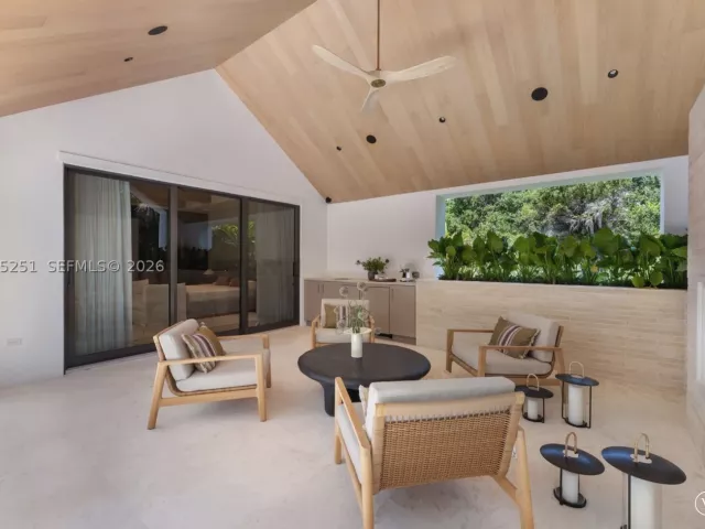 4-bedroom home for sale in Coral Gables - 418 Castania Ave - MondialRealty
