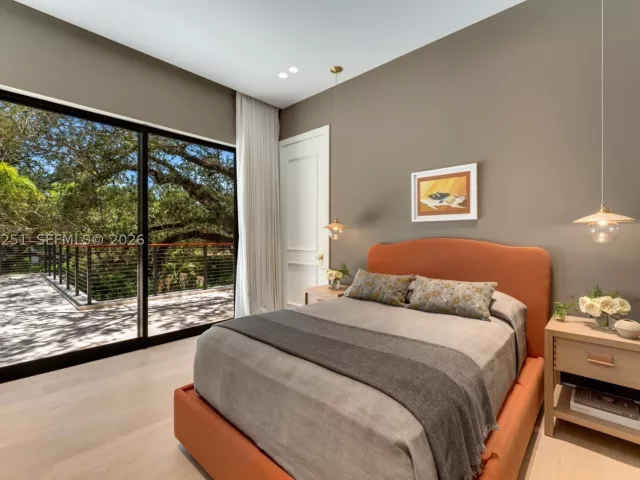4-bedroom home for sale in Coral Gables - 418 Castania Ave - MondialRealty