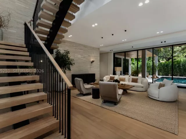 4-bedroom home for sale in Coral Gables - 418 Castania Ave - MondialRealty