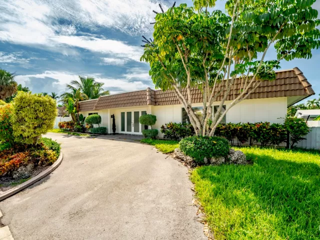 3-bedroom home for rent in Boca Raton - 1424 SW 13th Drive 1424 - MondialRealty