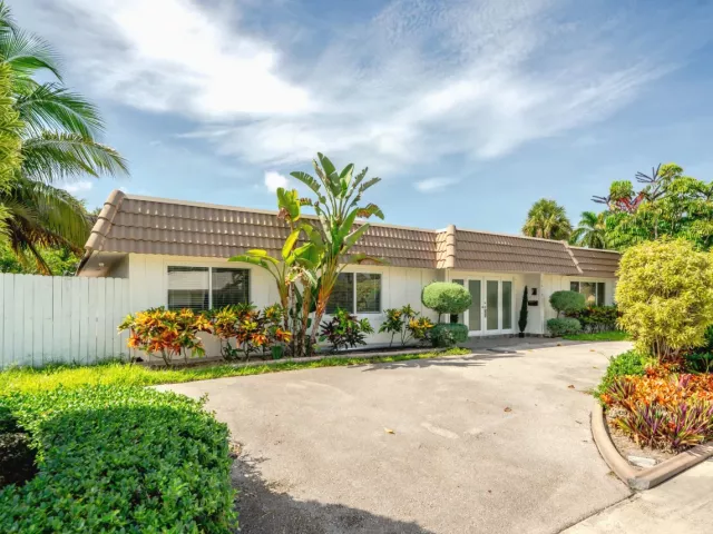 3-bedroom home for rent in Boca Raton - 1424 SW 13th Drive 1424 - MondialRealty