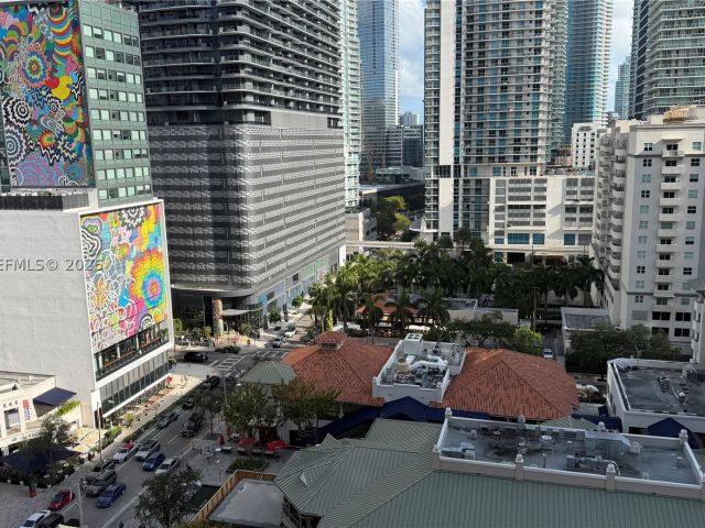 2-bedroom condo for sale in Miami - 45 SW 9th St 1106 - MondialRealty