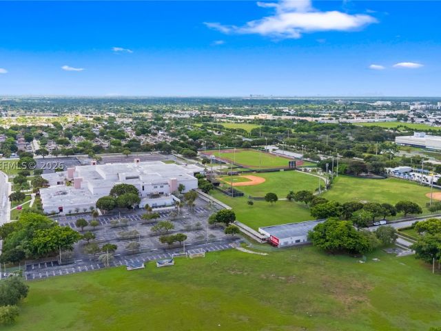 5-bedroom home for sale in Miami - 19900 SW 114th Ave - MondialRealty