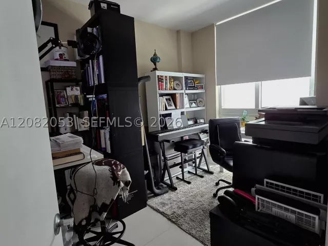 2-bedroom condo for sale in Miami - 244 Biscayne Blvd 652 - MondialRealty
