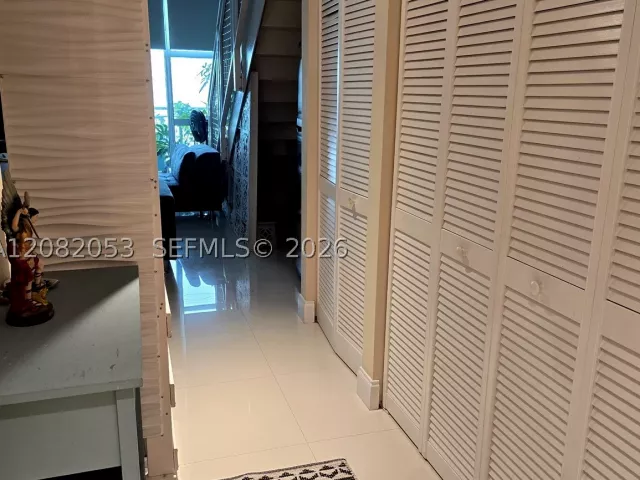 2-bedroom condo for sale in Miami - 244 Biscayne Blvd 652 - MondialRealty
