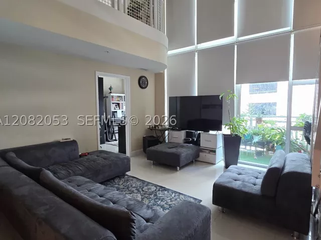 2-bedroom condo for sale in Miami - 244 Biscayne Blvd 652 - MondialRealty
