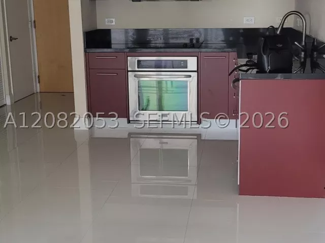 2-bedroom condo for sale in Miami - 244 Biscayne Blvd 652 - MondialRealty