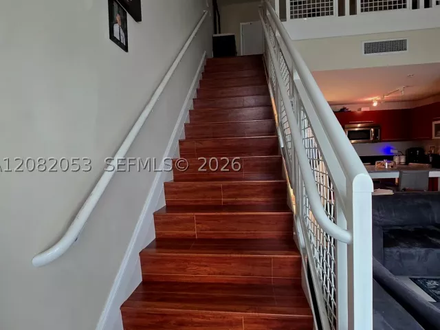 2-bedroom condo for sale in Miami - 244 Biscayne Blvd 652 - MondialRealty