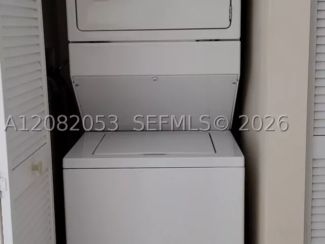 2-bedroom condo for sale in Miami - 244 Biscayne Blvd 652 - MondialRealty