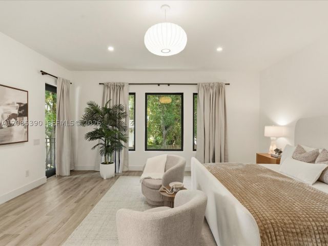 5-bedroom home for rent in Hollywood - 3439 N Brookfield Cir N 3439 - MondialRealty