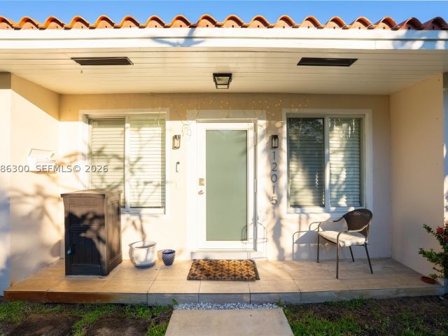 3-bedroom home for sale in Biscayne Park - 12015 NE 7th Ave - MondialRealty