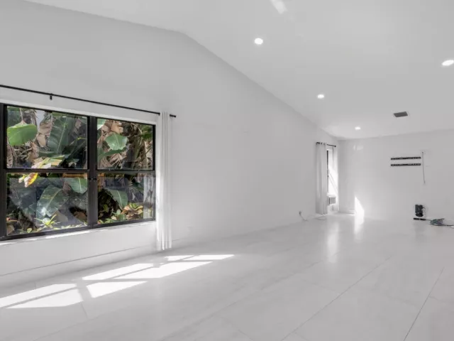 3-bedroom home for rent in Boca Raton - 21326 CAMPO ALLEGRO Drive - MondialRealty