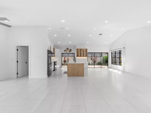 3-bedroom home for rent in Boca Raton - 21326 CAMPO ALLEGRO Drive - MondialRealty