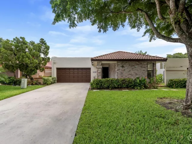 3-bedroom home for rent in Boca Raton - 21326 CAMPO ALLEGRO Drive - MondialRealty