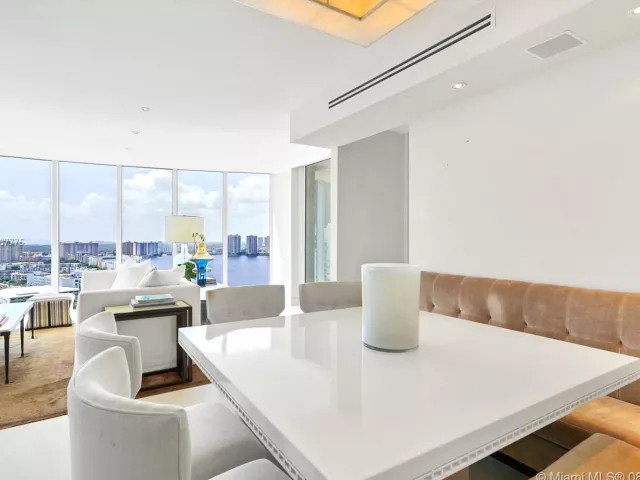 Apartment for rent  Unit #2705 - photo 1706860