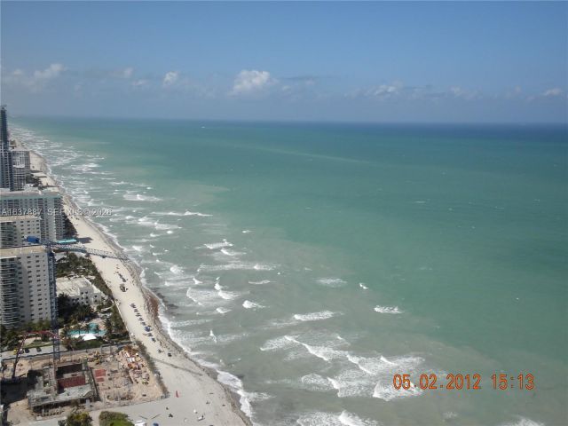 2-bedroom condo for rent in Hallandale Beach -  - MondialRealty
