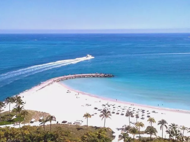 2-bedroom condo for sale in Bal Harbour - 10295 COLLINS AV 1202 - MondialRealty