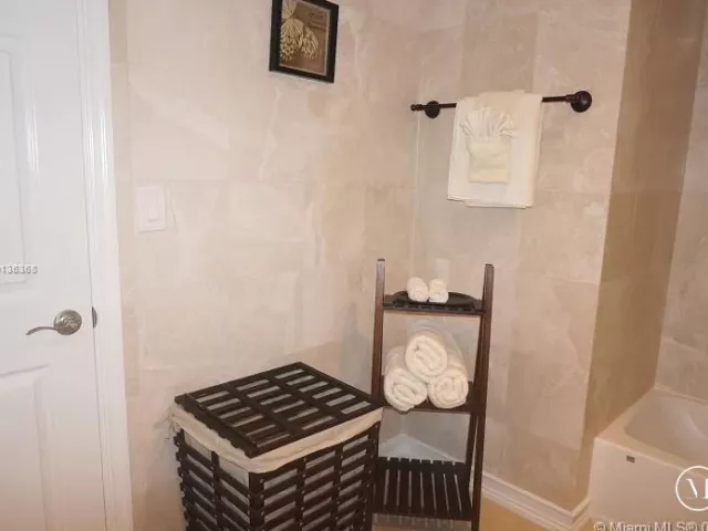 Apartment for rent  Unit #923 - photo 277021