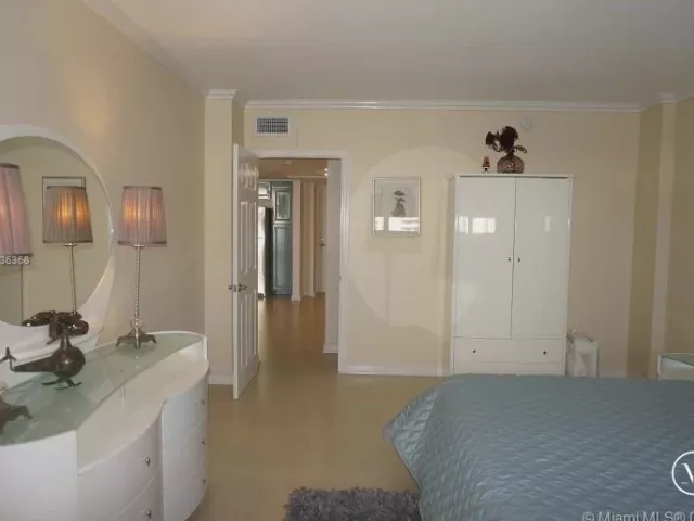 Apartment for rent  Unit #923 - photo 277025