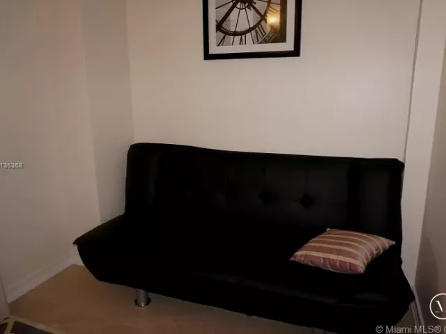 Apartment for rent  Unit #923 - photo 277026