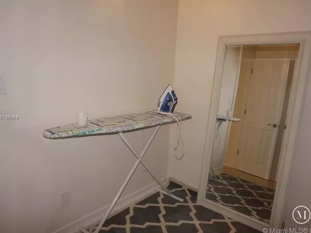 Apartment for rent  Unit #923 - photo 277027