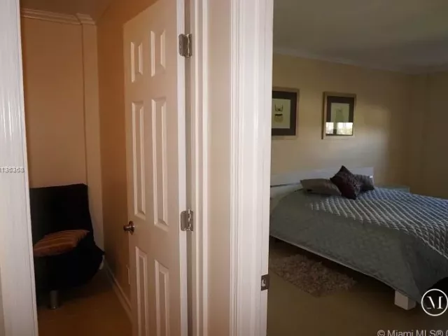 Apartment for rent  Unit #923 - photo 277028