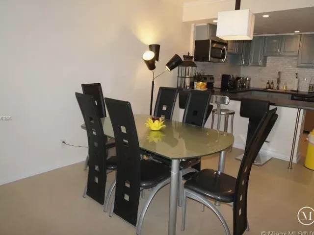Apartment for rent  Unit #923 - photo 277015