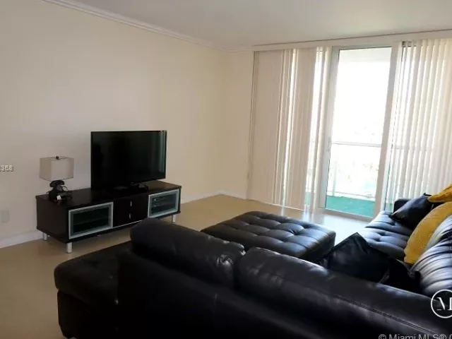 Apartment for rent  Unit #923 - photo 277017