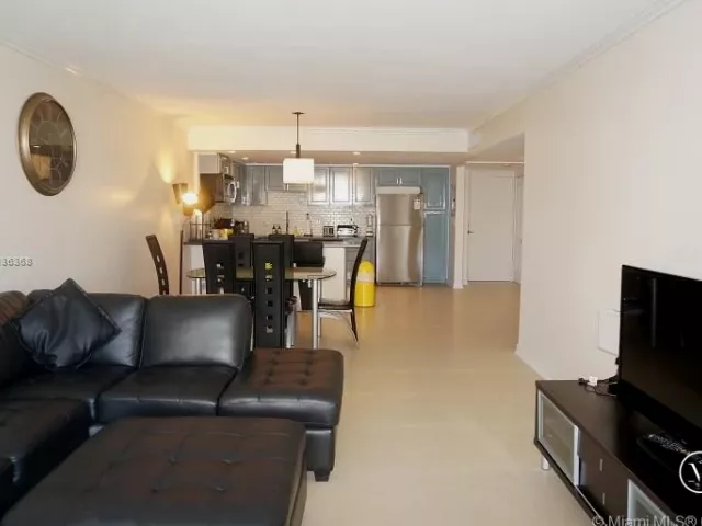 Apartment for rent  Unit #923 - photo 277018