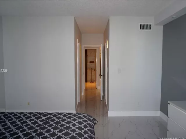Apartment for rent  Unit #1417 - photo 276993