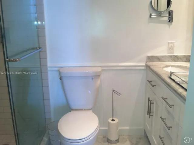 1-bedroom condo for rent in Hollywood - 3505 S OCEAN DR 607 - MondialRealty