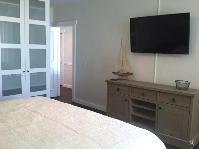 1-bedroom condo for rent in Hollywood - 3505 S OCEAN DR 607 - MondialRealty