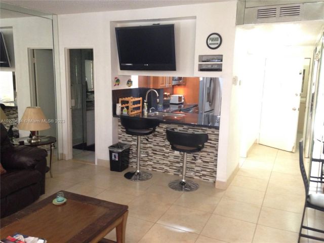 condo for rent in Hollywood - 3505 S Ocean Dr 104 - MondialRealty