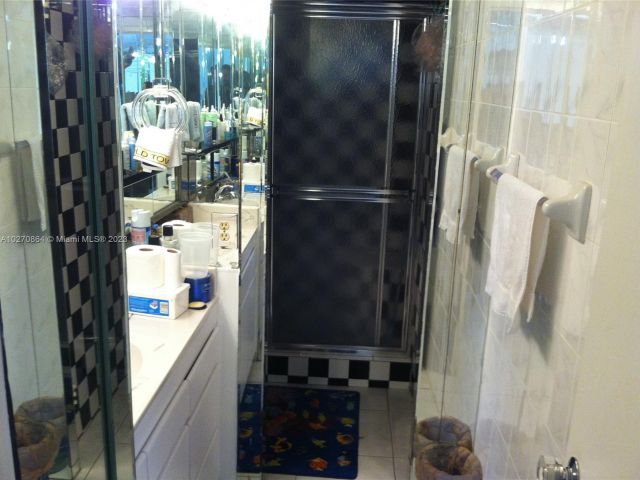 condo for rent in Hollywood - 3505 S Ocean Dr 104 - MondialRealty