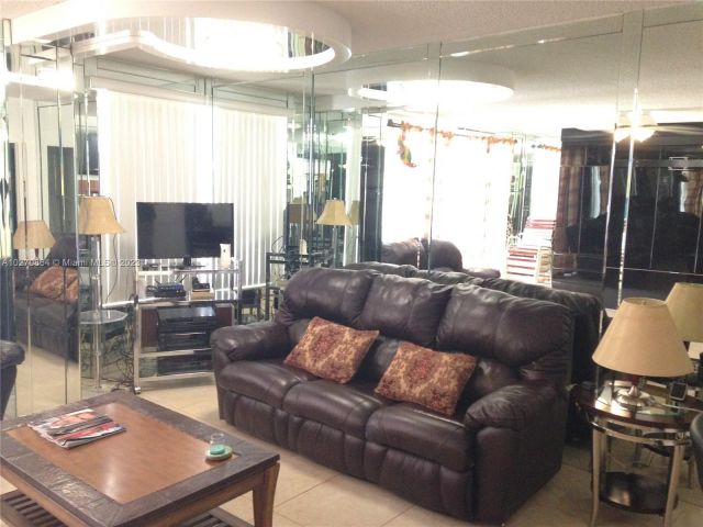 condo for rent in Hollywood - 3505 S Ocean Dr 104 - MondialRealty