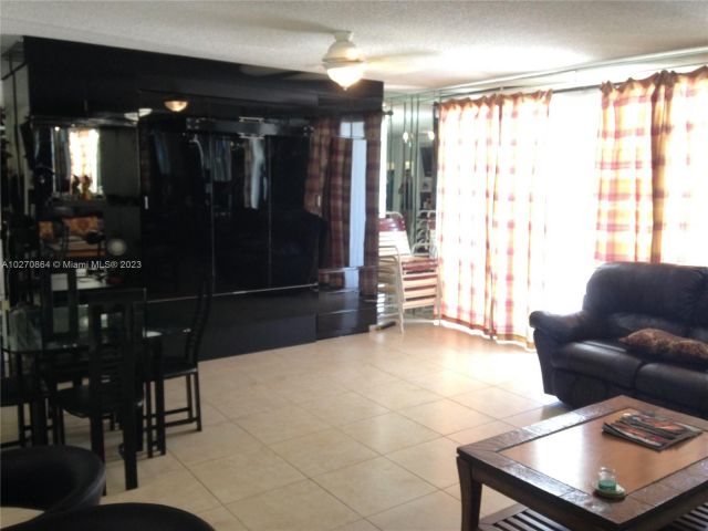 condo for rent in Hollywood - 3505 S Ocean Dr 104 - MondialRealty